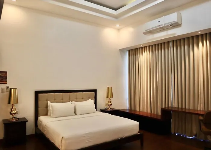 Stylish Luxury Penthouse With 3br, Wifi, Gym, Across Malls Mandaue City