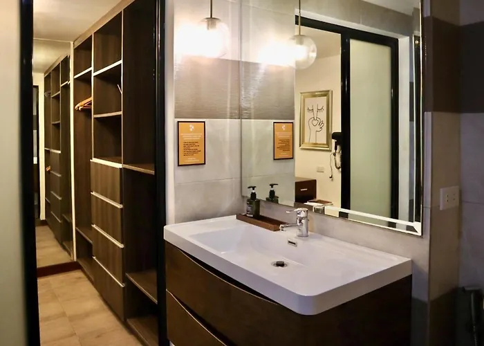 Apartment Stylish Luxury Penthouse With 3br, Wifi, Gym, Across Malls Mandaue City