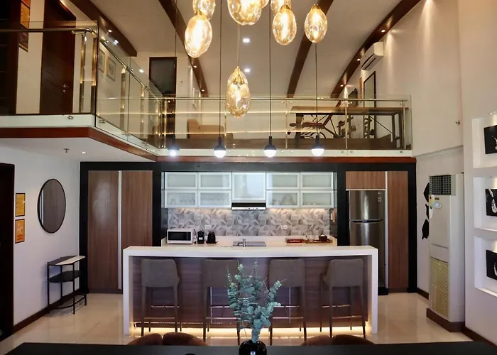Stylish Luxury Penthouse With 3br, Wifi, Gym, Across Malls Apartment Mandaue City