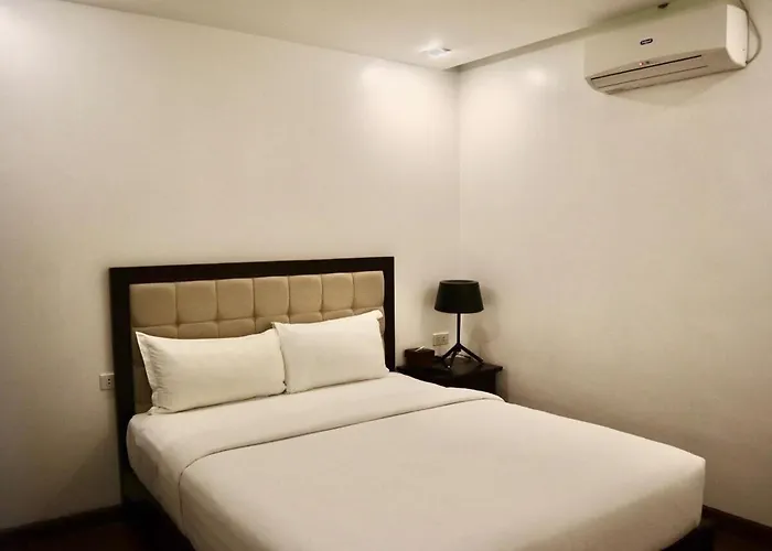 Stylish Luxury Penthouse With 3br, Wifi, Gym, Across Malls Mandaue City