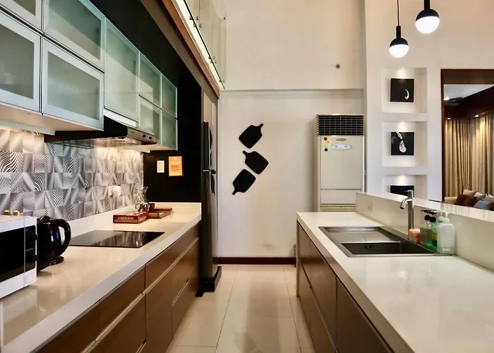 Stylish Luxury Penthouse With 3br, Wifi, Gym, Across Malls * Mandaue City