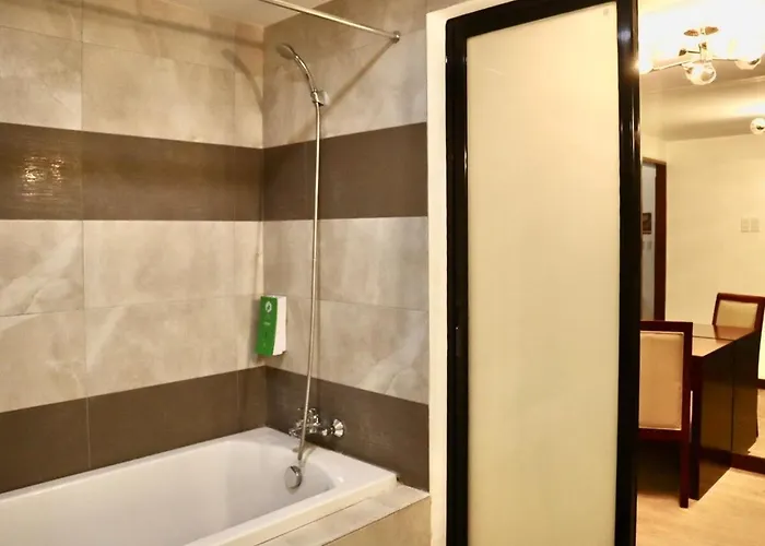 Apartment Stylish Luxury Penthouse With 3br, Wifi, Gym, Across Malls