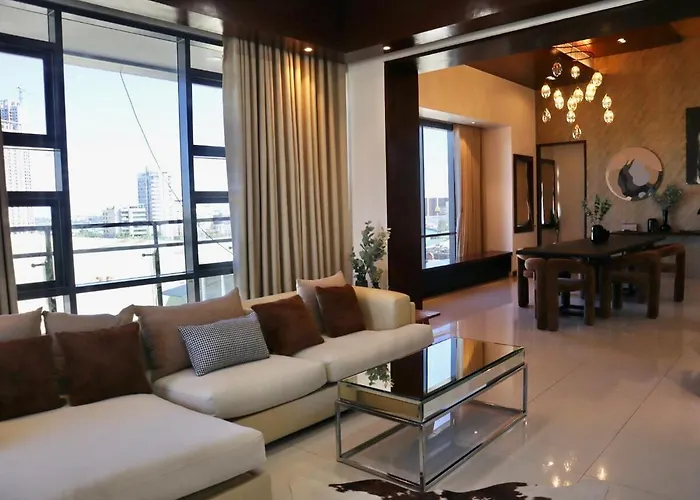 Stylish Luxury Penthouse With 3br, Wifi, Gym, Across Malls Apartment Mandaue City